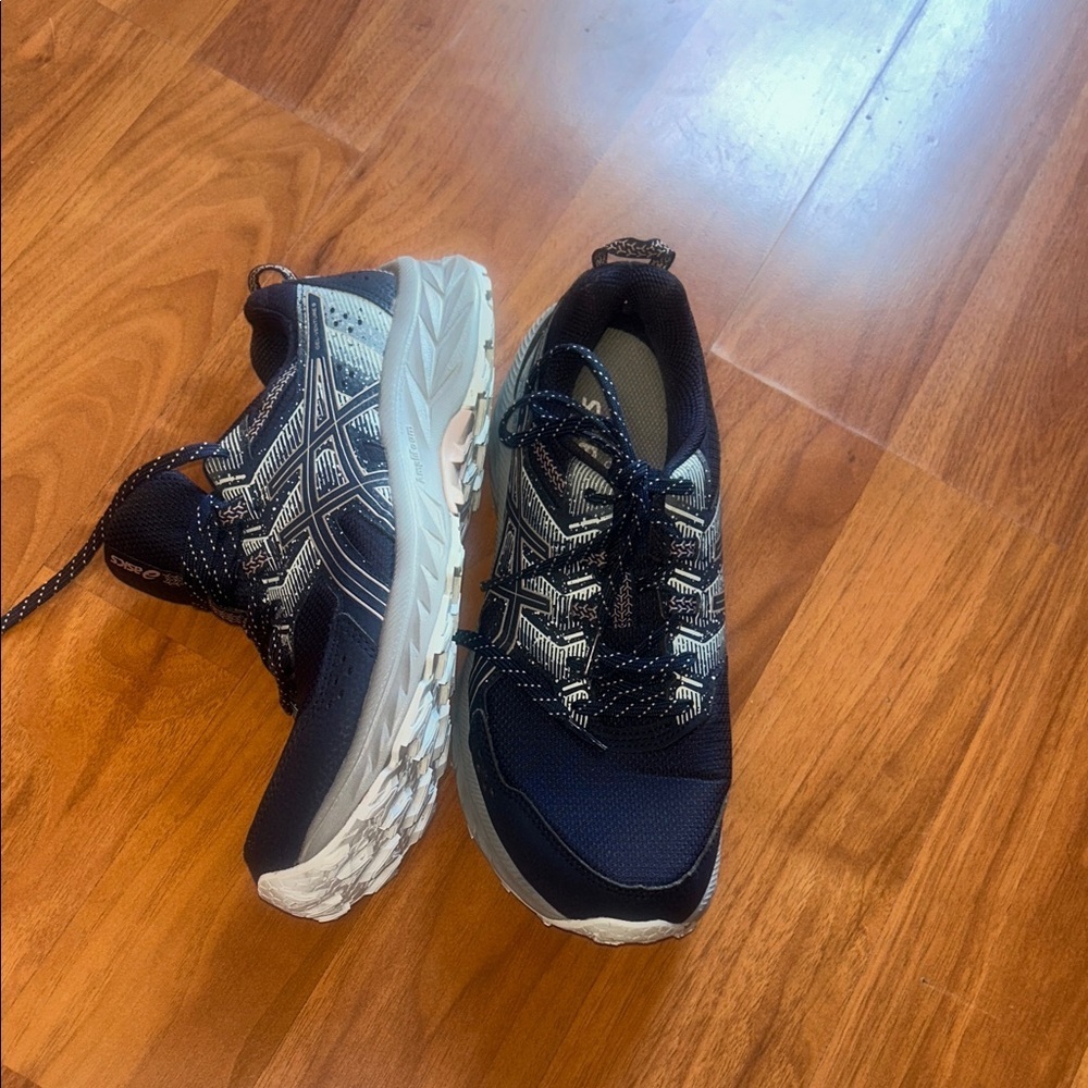 Asics Women's Navy Blue and White Sneakers - Picture 13 of 14